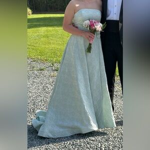 Ava Presley Prom Dress Long EUC Mint Green Formal Wear Style 40079 Size 12